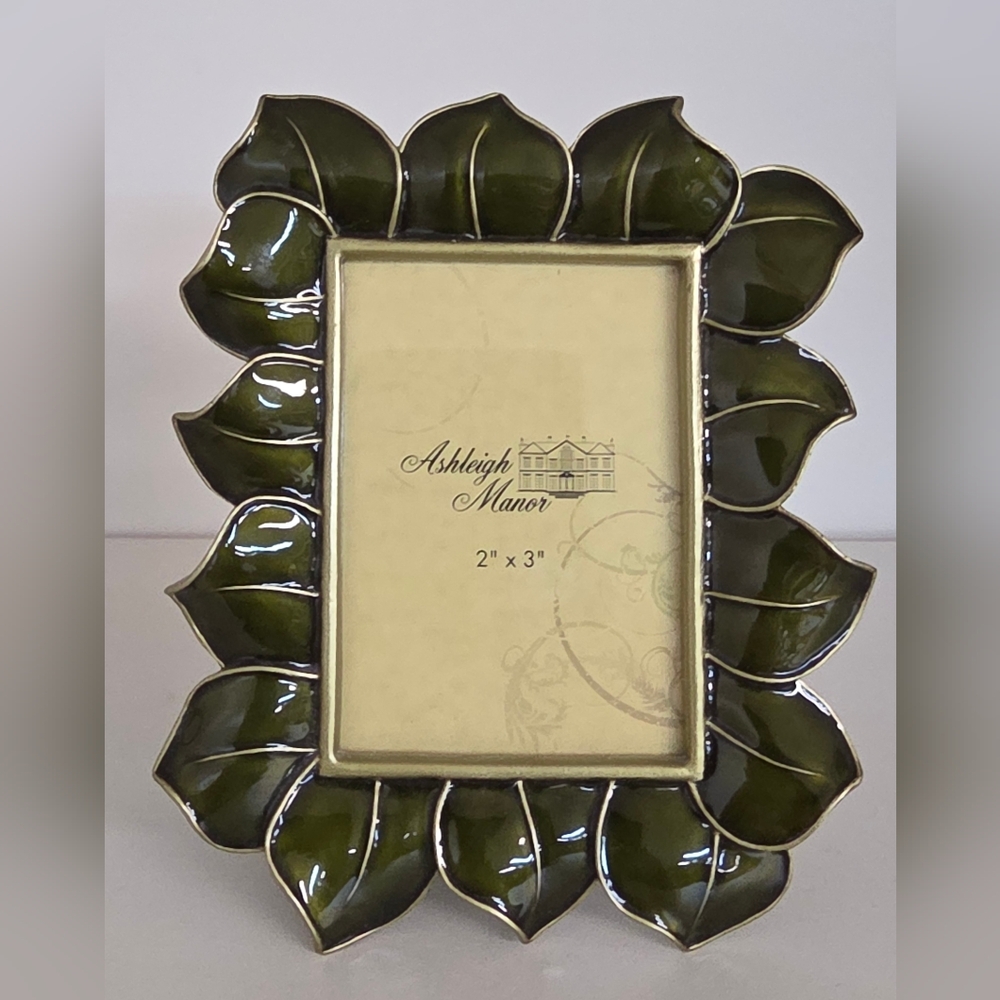 Ashleigh Manor Pewter & Enamel Leaf Design Picture Frame